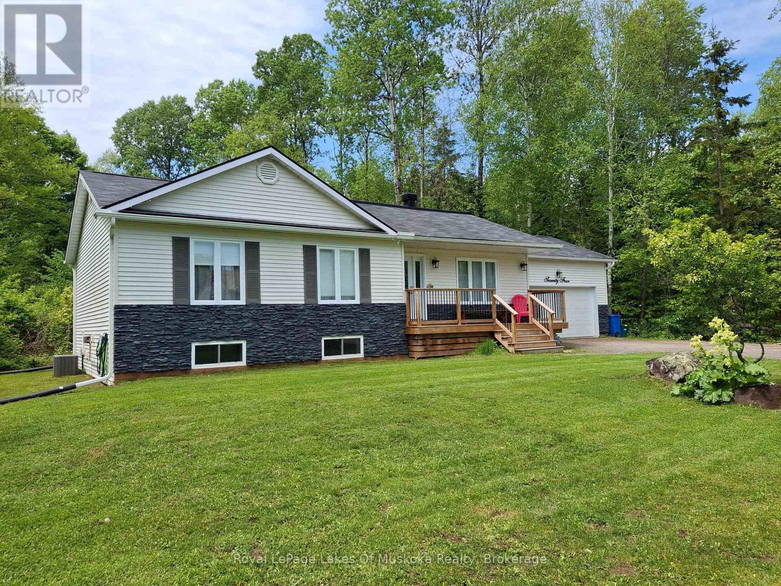 74 Glencairn Crescent, Huntsville, Ontario  P1H 2J4 - Photo 2 - X12222527