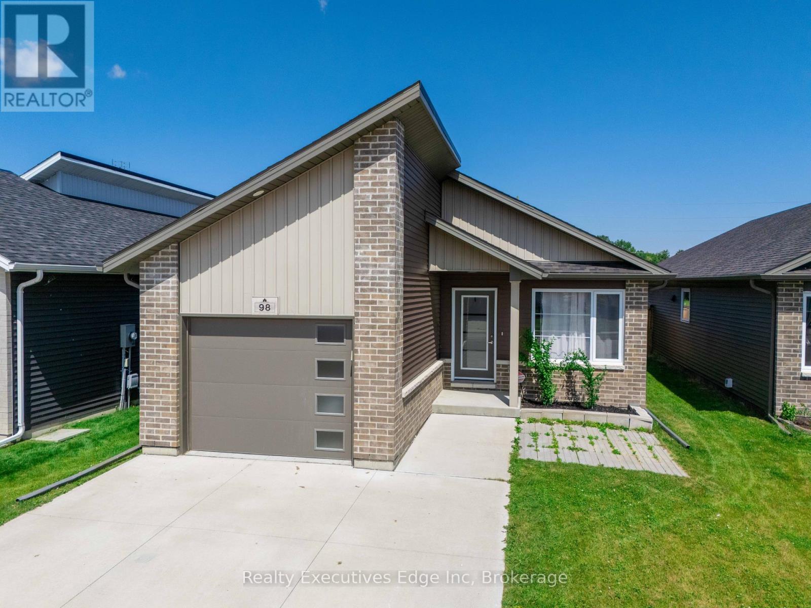 98 MOONSTONE CRESCENT, Chatham-Kent, Ontario