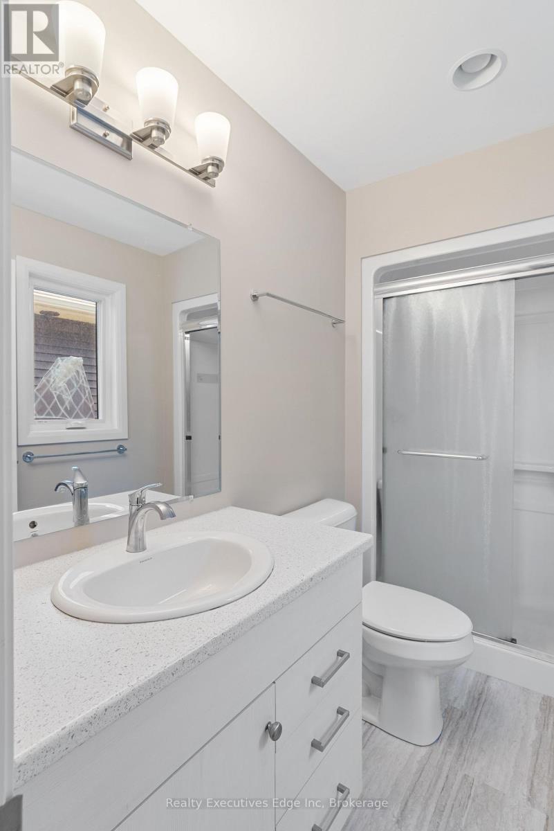 98 Moonstone Crescent, Chatham-Kent, Ontario  N7M 0S2 - Photo 17 - X12222549