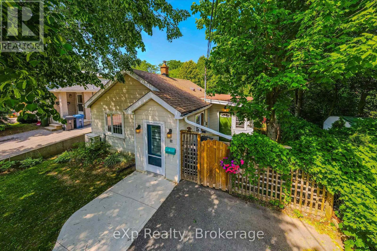 15 LAURINE AVENUE, Guelph, Ontario