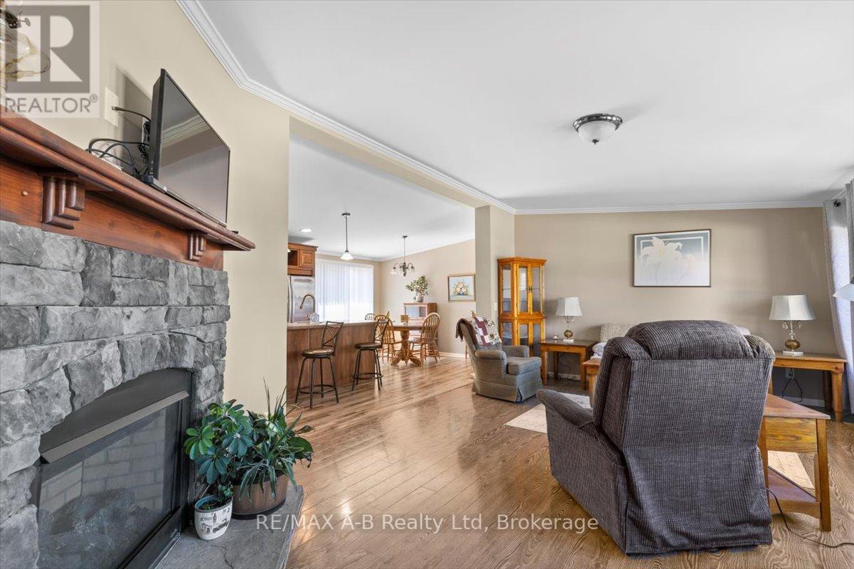27 - 25 Thames Road, St. Marys, Ontario  N4X 1C4 - Photo 7 - X12222837