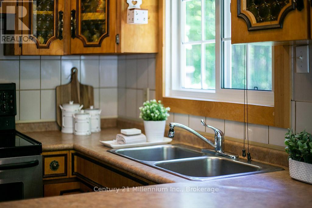 495115 Grey 2 Road, Blue Mountains, Ontario  N0H 2E0 - Photo 14 - X12223002