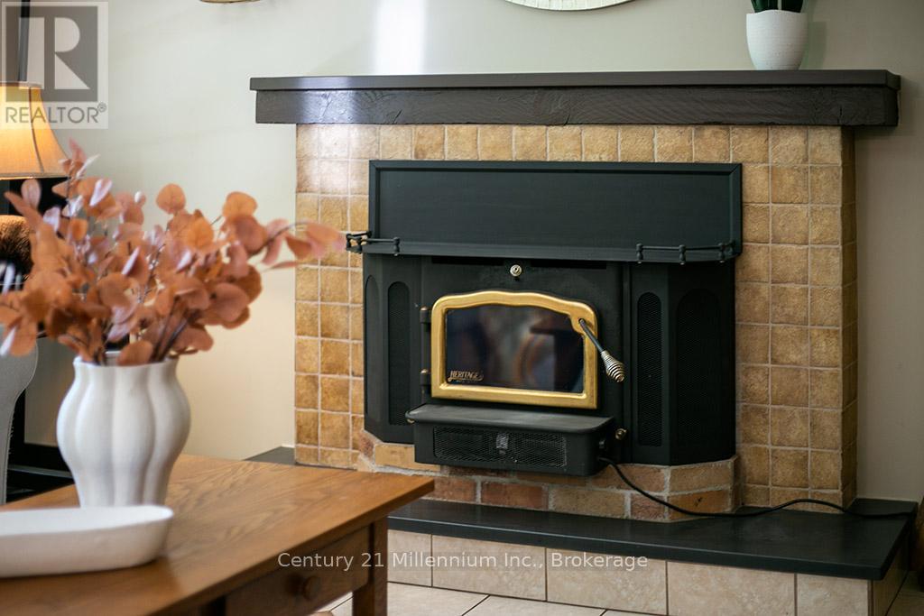 495115 Grey 2 Road, Blue Mountains, Ontario  N0H 2E0 - Photo 9 - X12223002