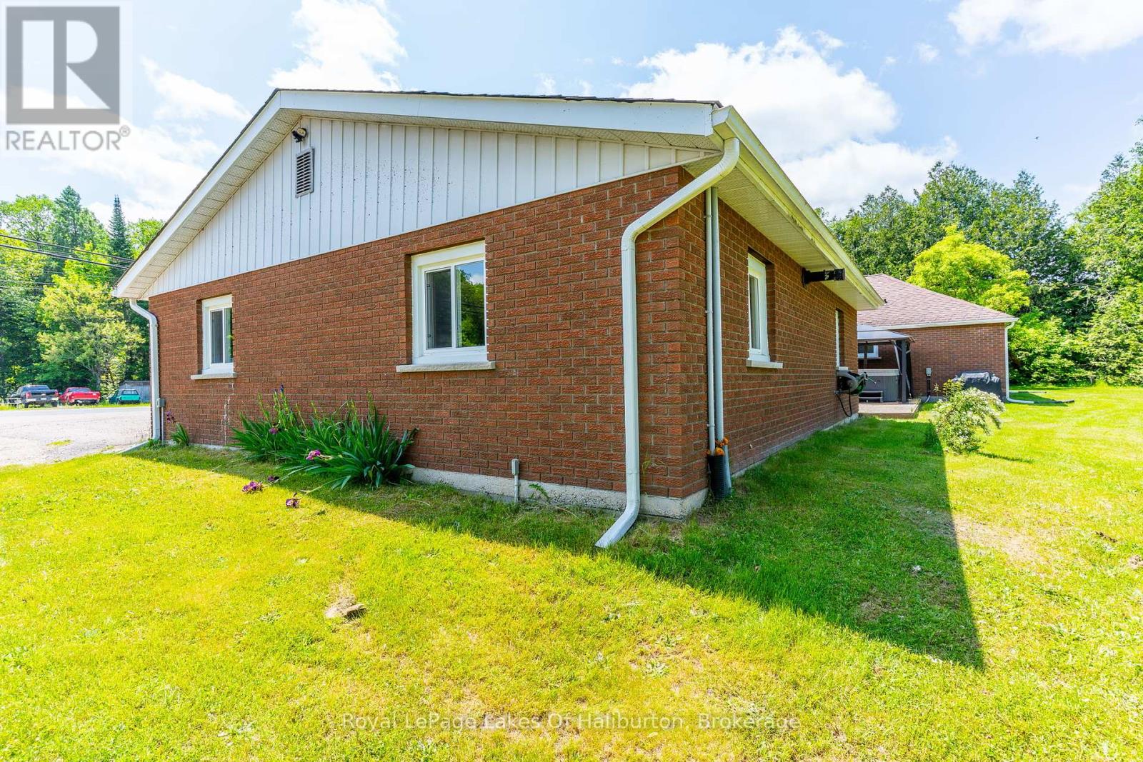 3875 Loop Road, Dysart Et Al, Ontario  K0L 1X0 - Photo 40 - X12223034