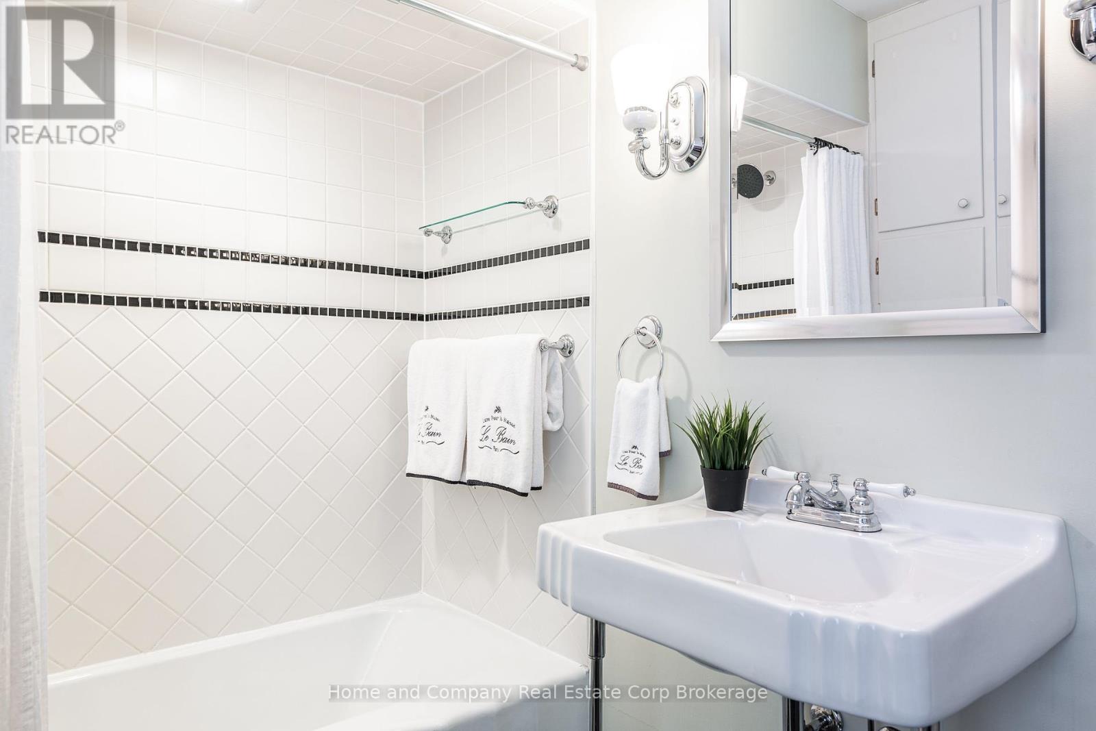 89 St Vincent Street S, Stratford, Ontario  N5A 2W7 - Photo 26 - X12223090