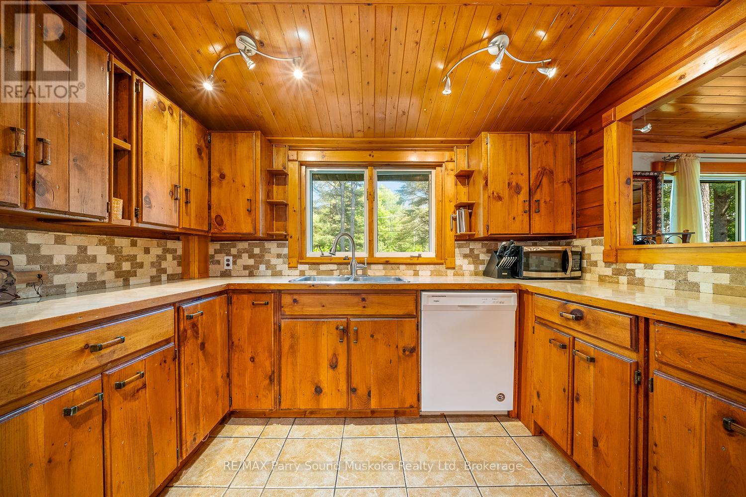 7 Municipal Drive, Mcdougall, Ontario  P2A 2W9 - Photo 14 - X12223118