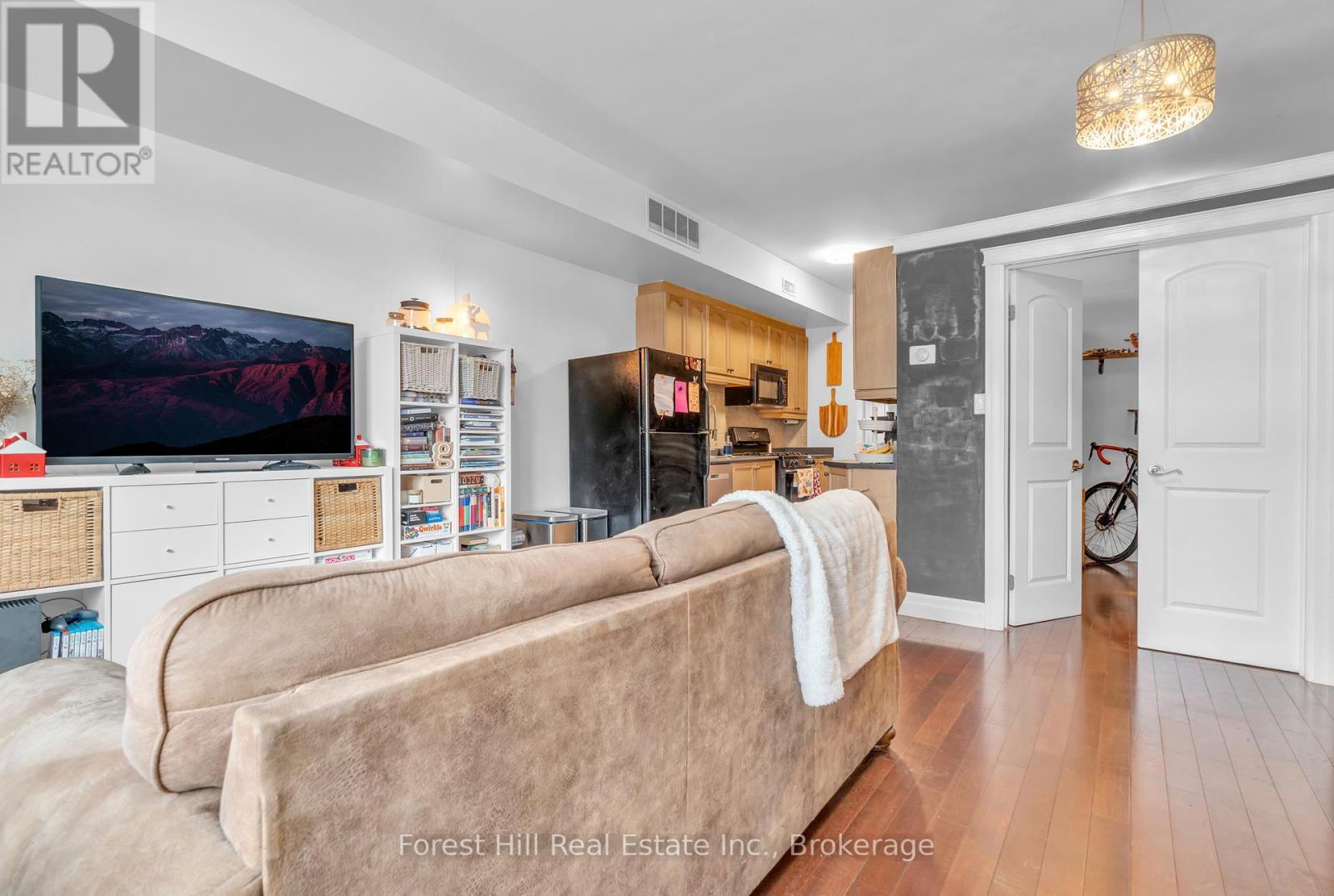 104 - 555 King Street E, Kitchener, Ontario  N2G 2L9 - Photo 5 - X12223128