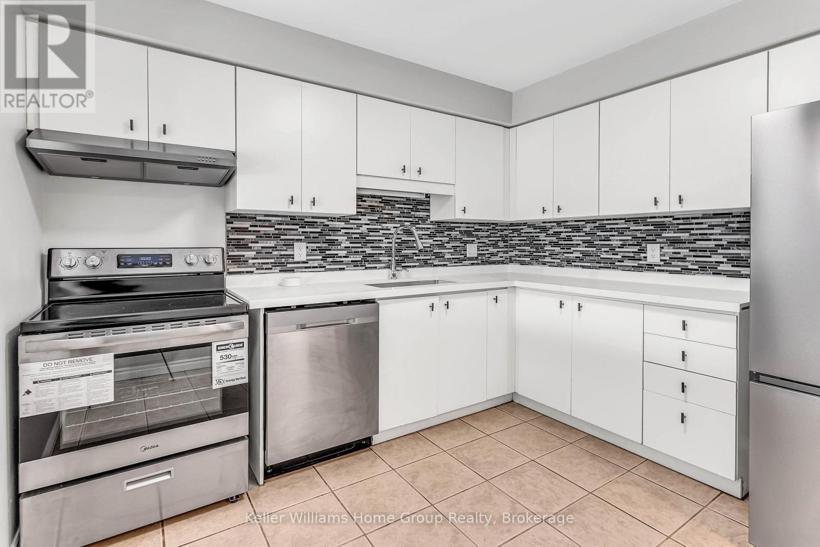 41 - 400 Wilson Avenue, Kitchener, Ontario  N2C 2S1 - Photo 6 - X12223145