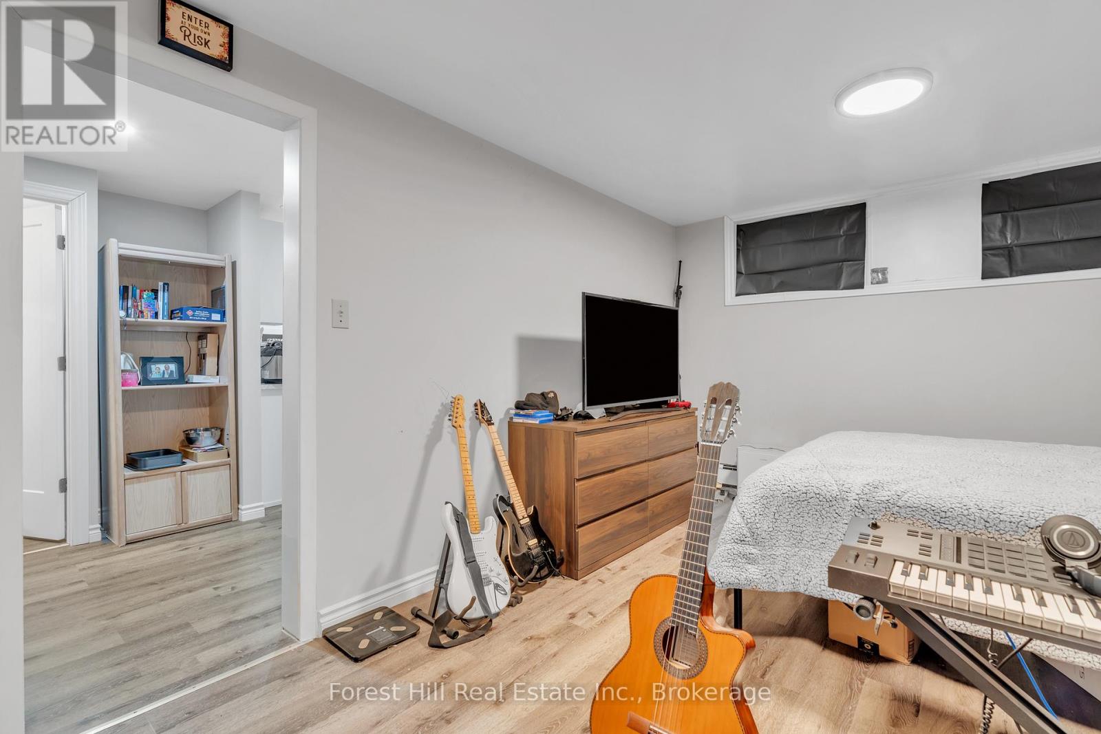 35 Shaftsbury Drive, Kitchener, Ontario  N2A 1N4 - Photo 24 - X12223147