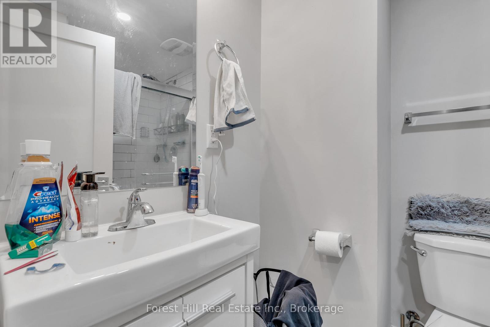 35 Shaftsbury Drive, Kitchener, Ontario  N2A 1N4 - Photo 26 - X12223147