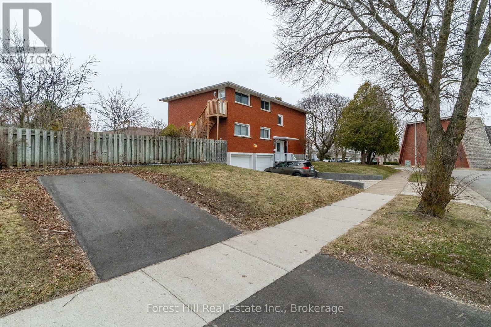 35 Shaftsbury Drive, Kitchener, Ontario  N2A 1N4 - Photo 34 - X12223147