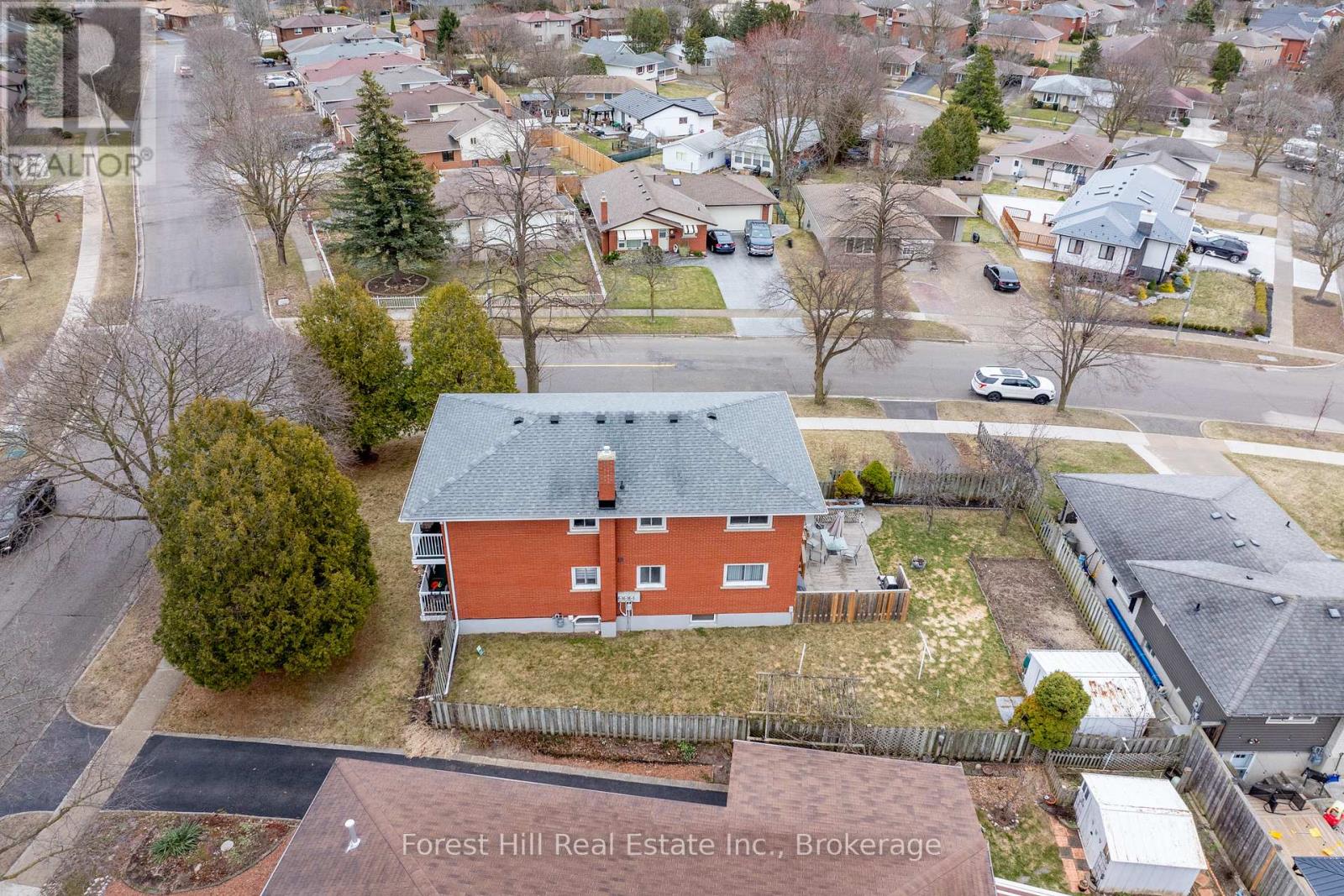 35 Shaftsbury Drive, Kitchener, Ontario  N2A 1N4 - Photo 38 - X12223147