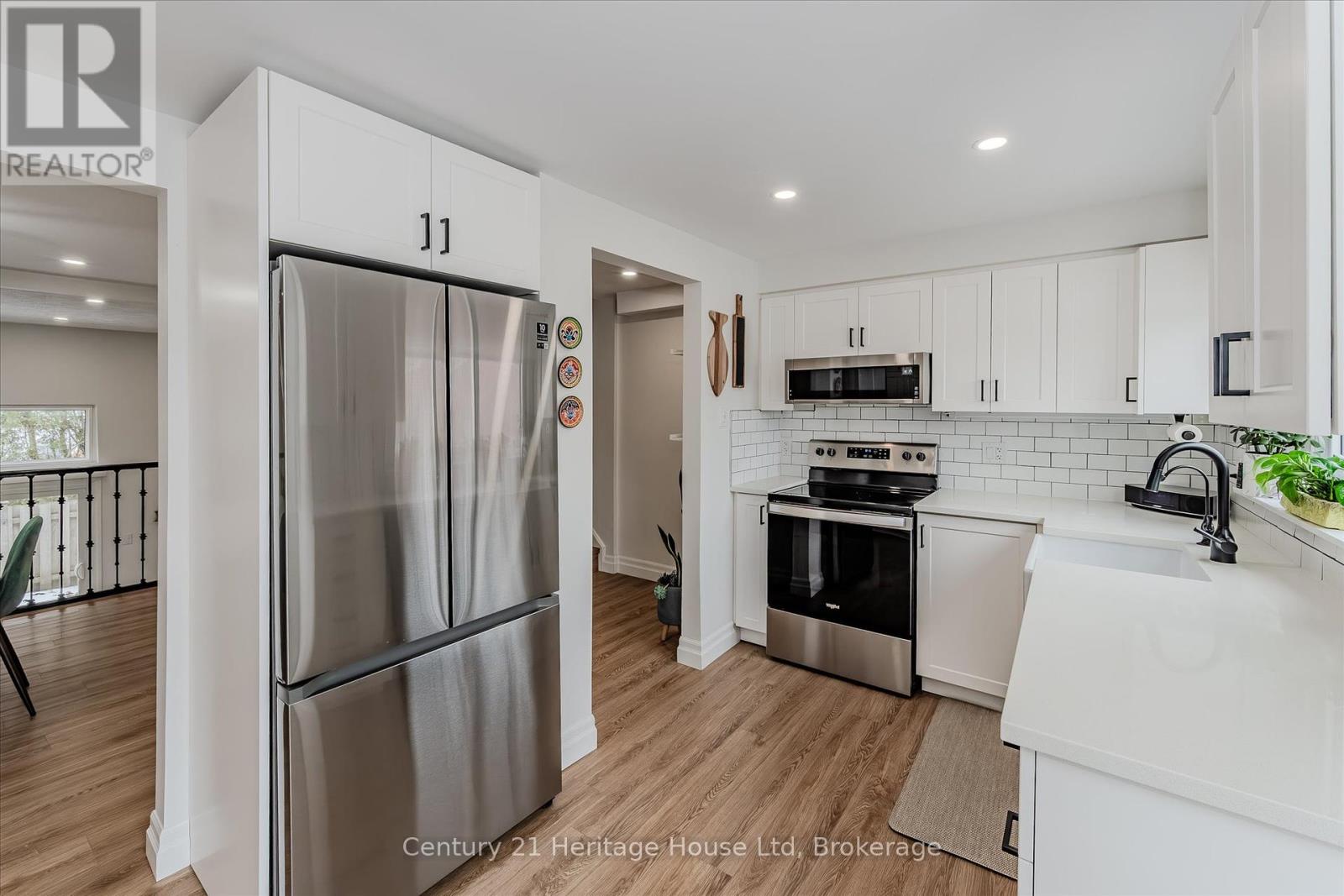 10 - 2 Worton Avenue, Guelph, Ontario  N1H 7C5 - Photo 11 - X12223175