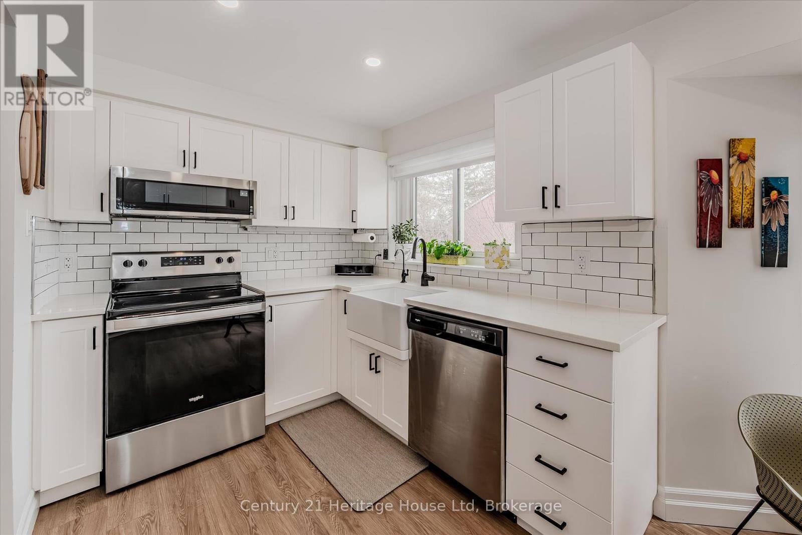 10 - 2 Worton Avenue, Guelph, Ontario  N1H 7C5 - Photo 12 - X12223175