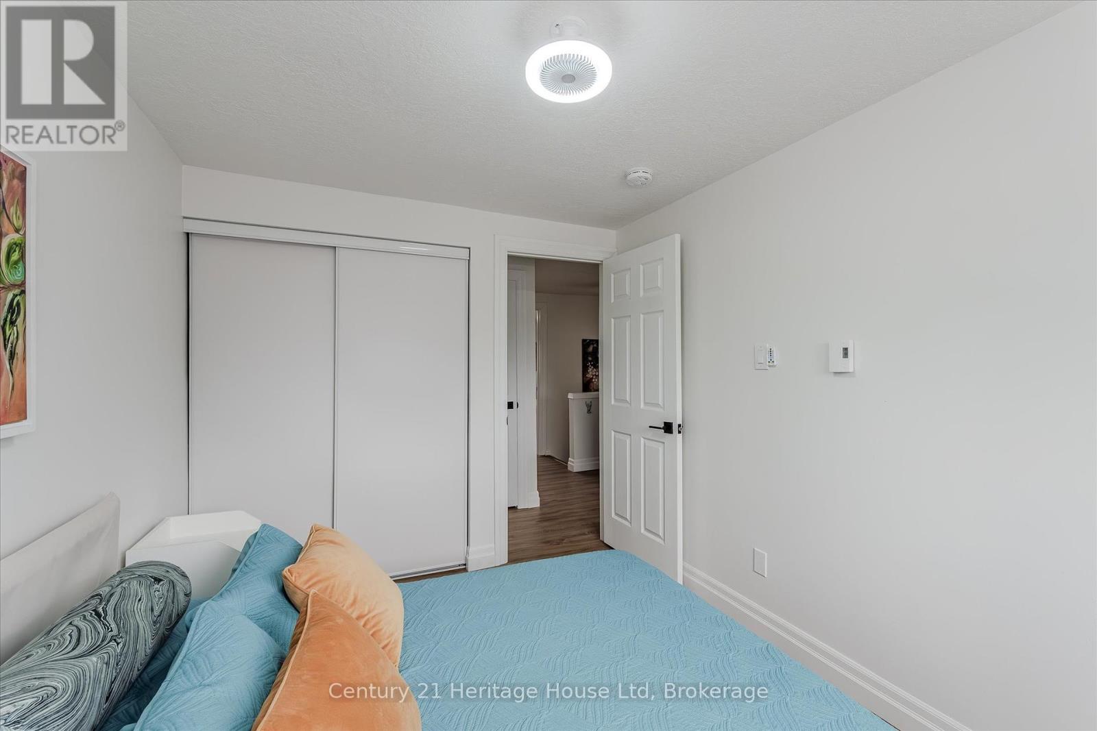 10 - 2 Worton Avenue, Guelph, Ontario  N1H 7C5 - Photo 25 - X12223175
