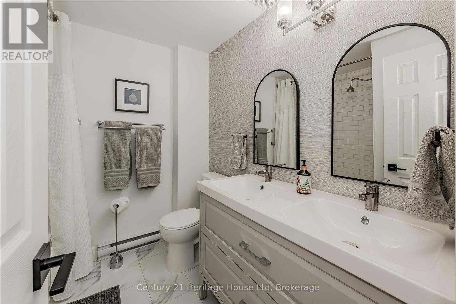 10 - 2 Worton Avenue, Guelph, Ontario  N1H 7C5 - Photo 28 - X12223175