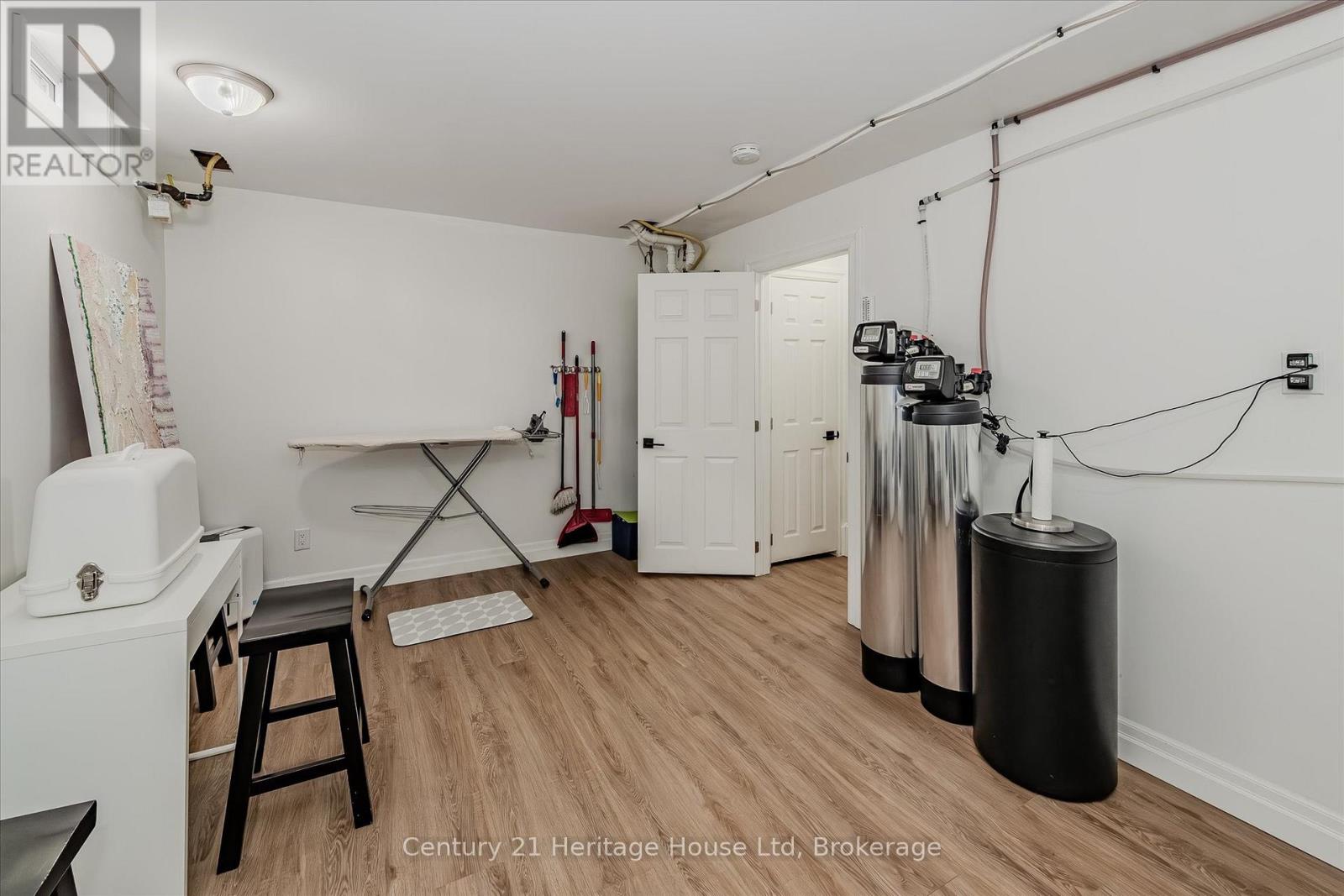 10 - 2 Worton Avenue, Guelph, Ontario  N1H 7C5 - Photo 30 - X12223175