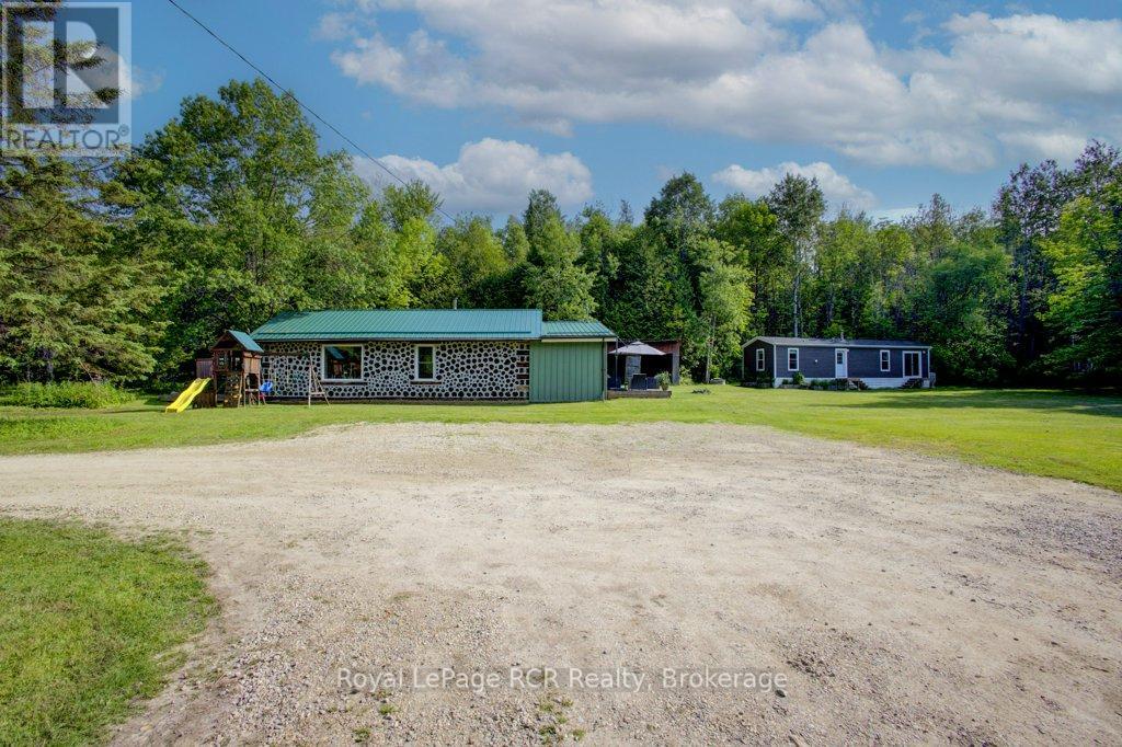 8667 15 Side Road, Wellington North, Ontario  N0G 1A0 - Photo 32 - X12223194