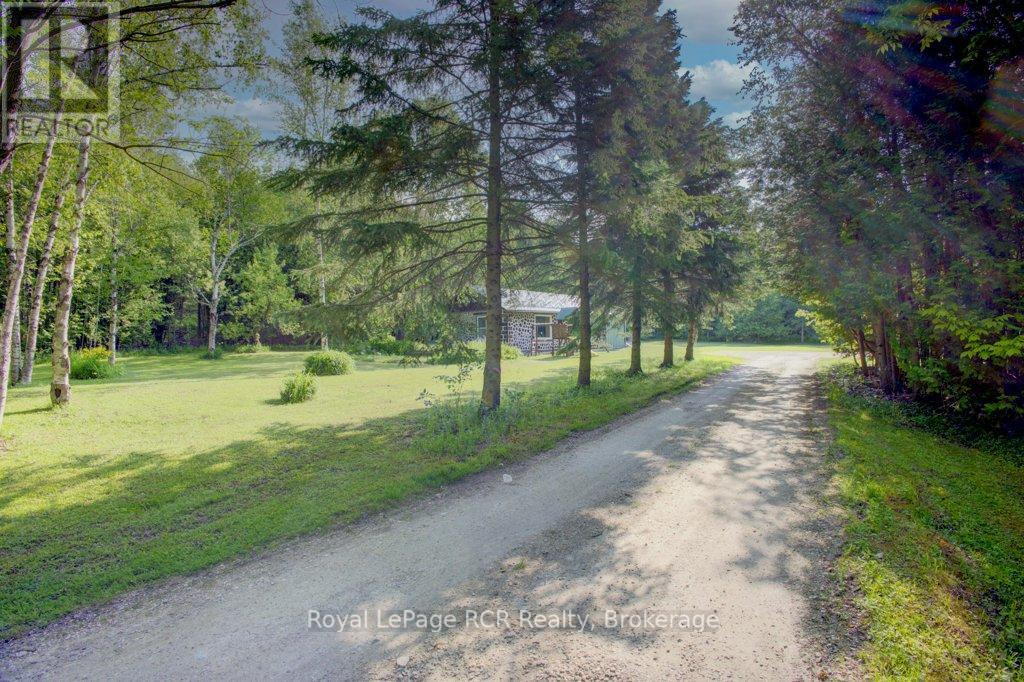 8667 15 Side Road, Wellington North, Ontario  N0G 1A0 - Photo 34 - X12223194