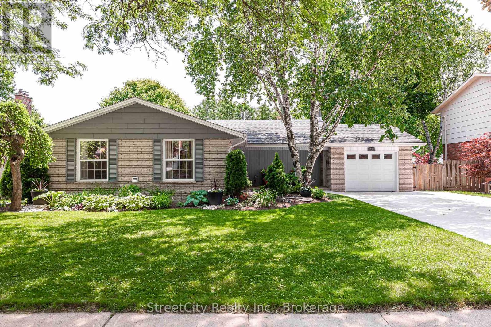 31 PARK LANE DRIVE, Stratford, Ontario