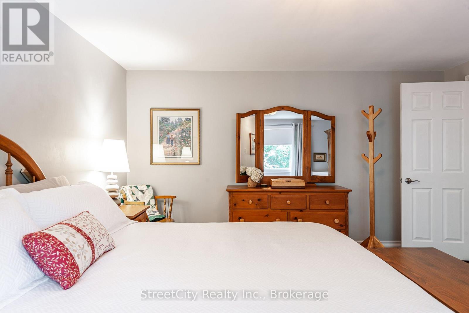 31 Park Lane Drive, Stratford, Ontario  N5A 5C1 - Photo 23 - X12223335