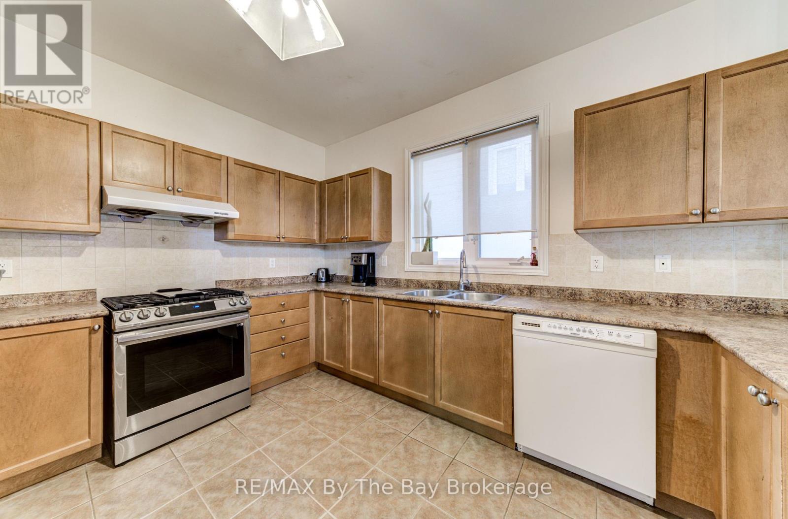 14 Surfside Crescent S, Collingwood, Ontario  L9Y 4Z8 - Photo 12 - S12223581