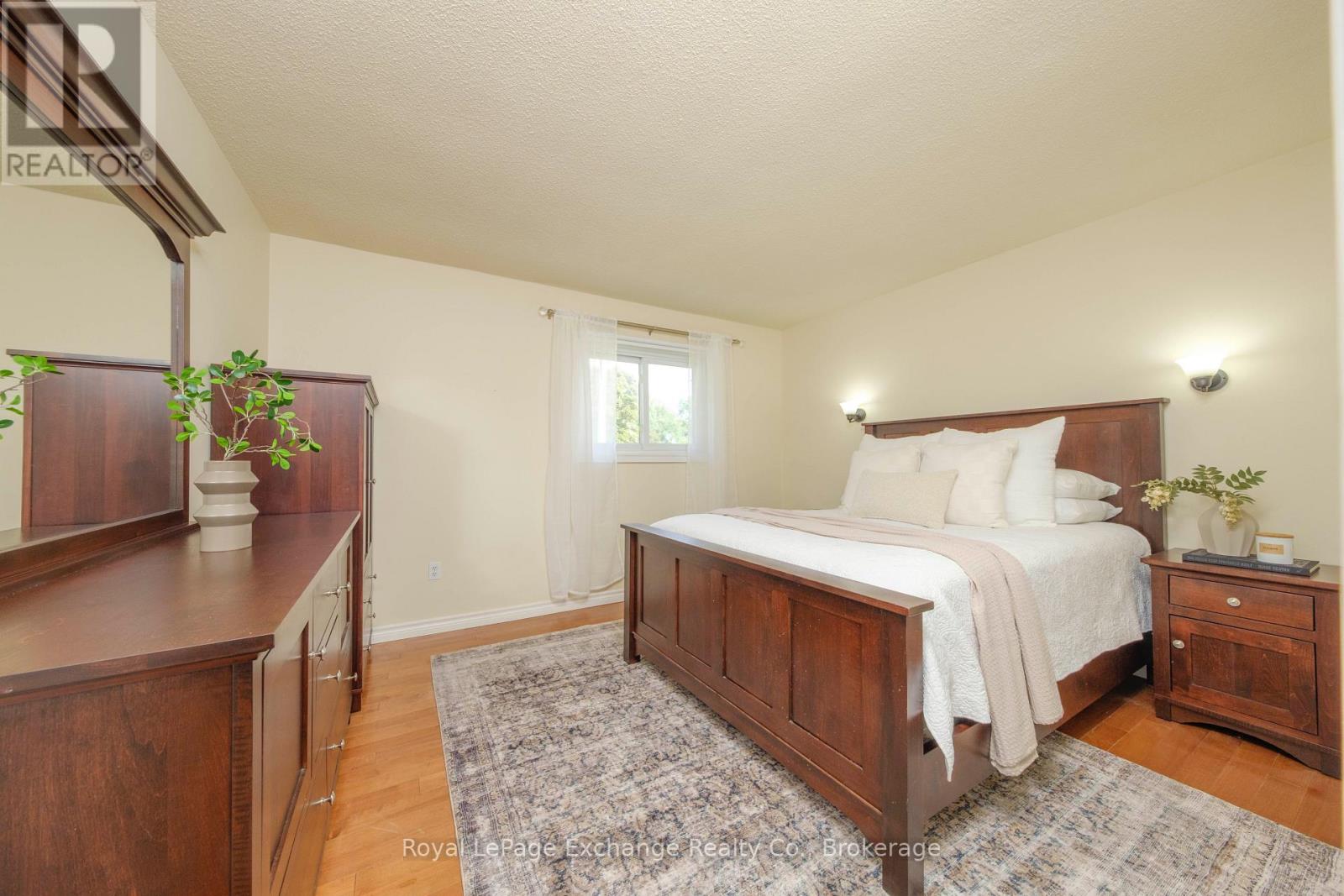 871 Wellington Street, Saugeen Shores, Ontario  N0H 2C3 - Photo 16 - X12223615