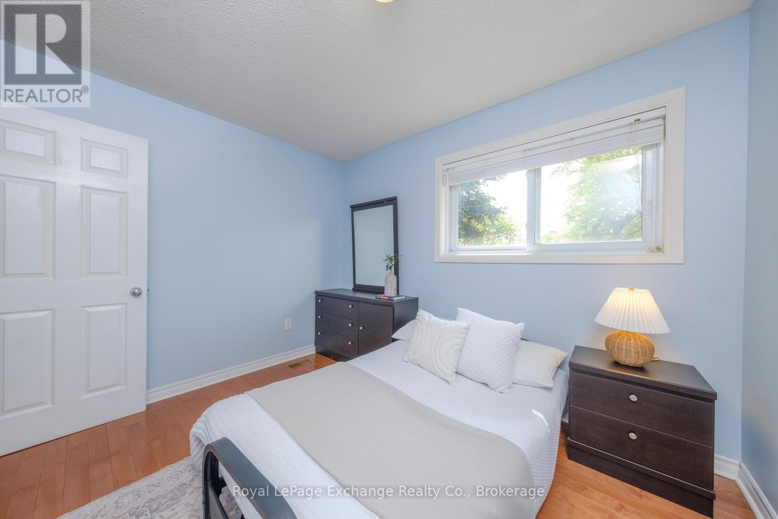 871 Wellington Street, Saugeen Shores, Ontario  N0H 2C3 - Photo 18 - X12223615
