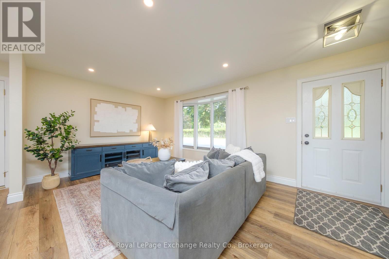 871 Wellington Street, Saugeen Shores, Ontario  N0H 2C3 - Photo 7 - X12223615