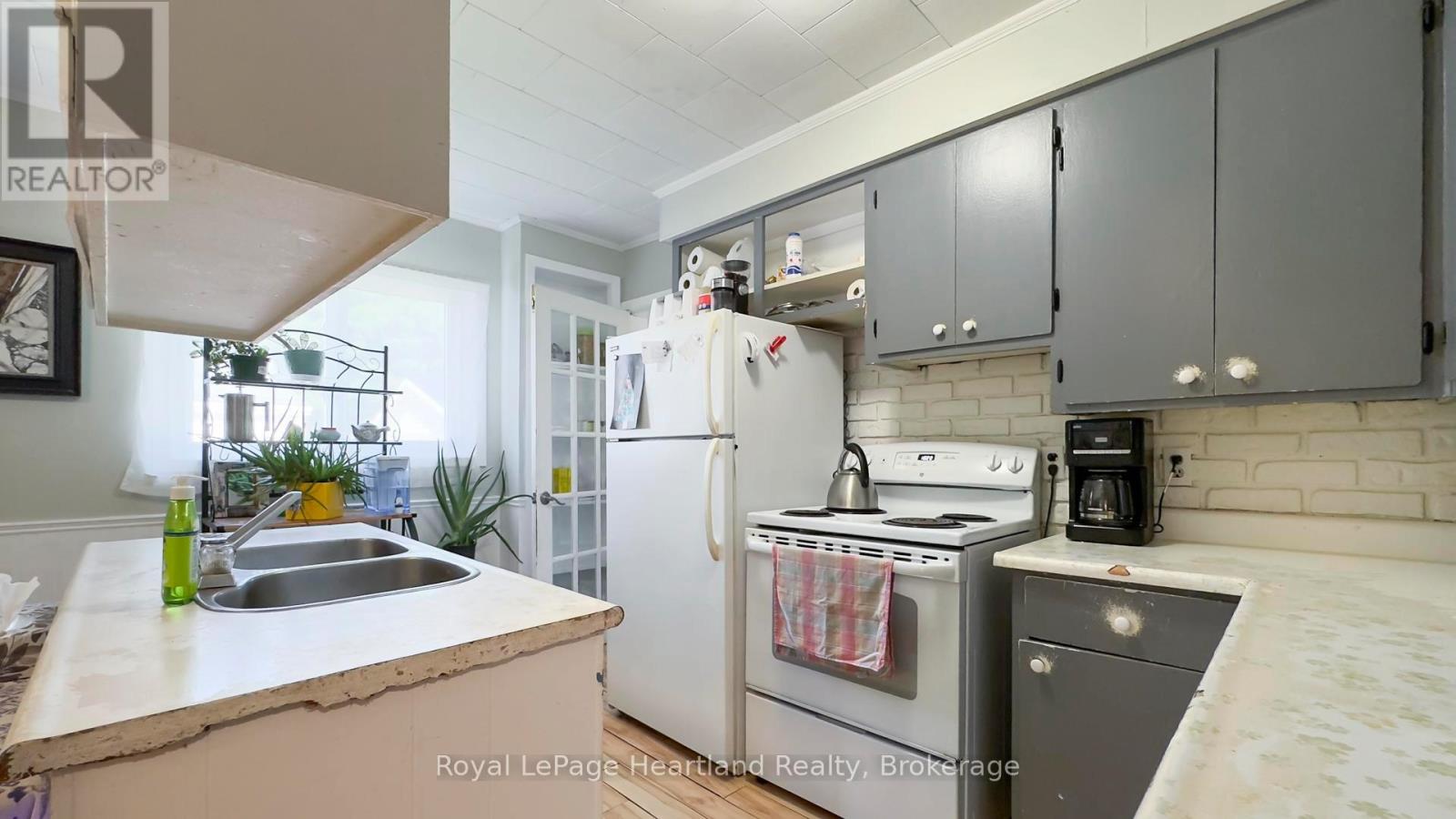 88 Richmond Street N, Bluewater, Ontario  N0M 1X0 - Photo 14 - X12223618
