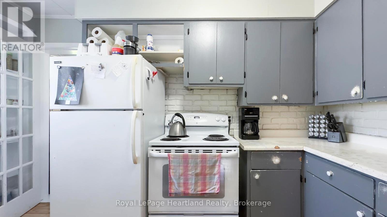 88 Richmond Street N, Bluewater, Ontario  N0M 1X0 - Photo 15 - X12223618