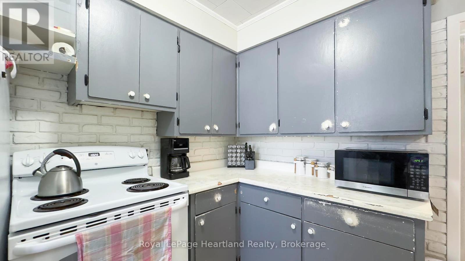88 Richmond Street N, Bluewater, Ontario  N0M 1X0 - Photo 16 - X12223618