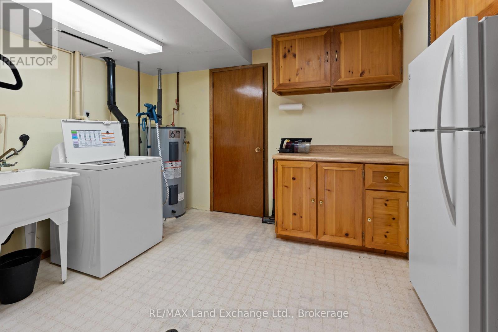 970 William Street, Kincardine, Ontario  N2Z 2H1 - Photo 47 - X12223631