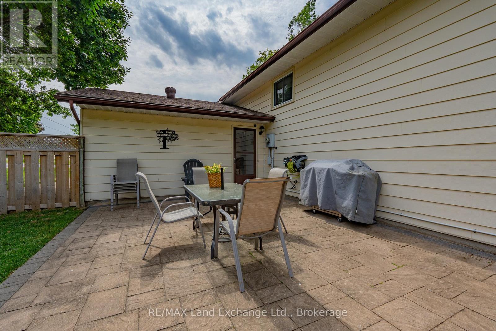 970 William Street, Kincardine, Ontario  N2Z 2H1 - Photo 7 - X12223631