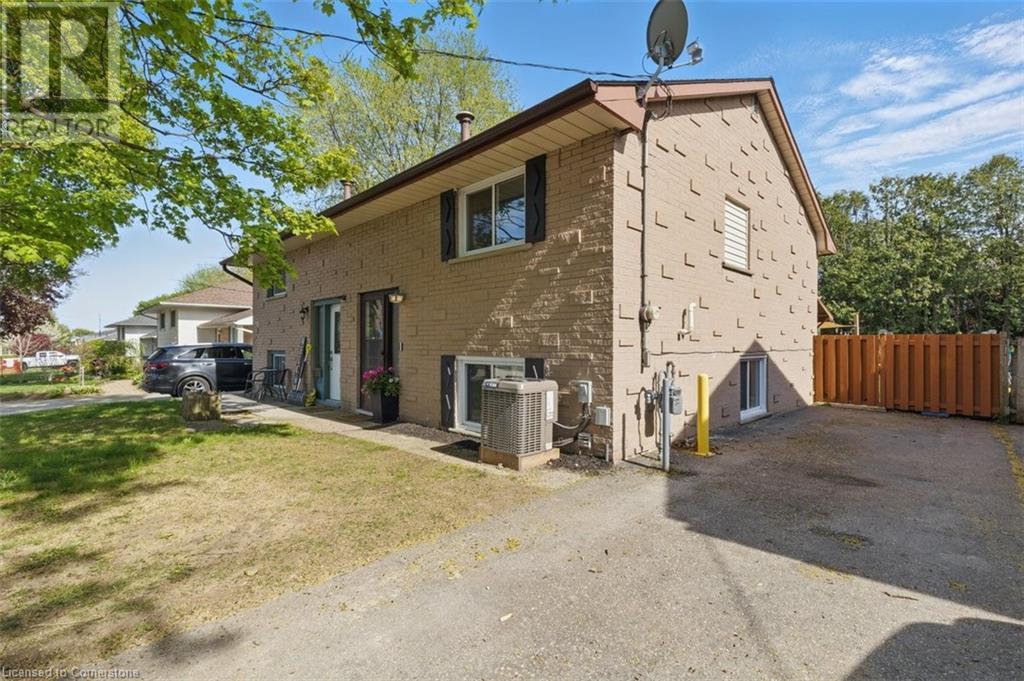 972 Warwick Street, Woodstock, Ontario  N4S 4S2 - Photo 2 - 40741612