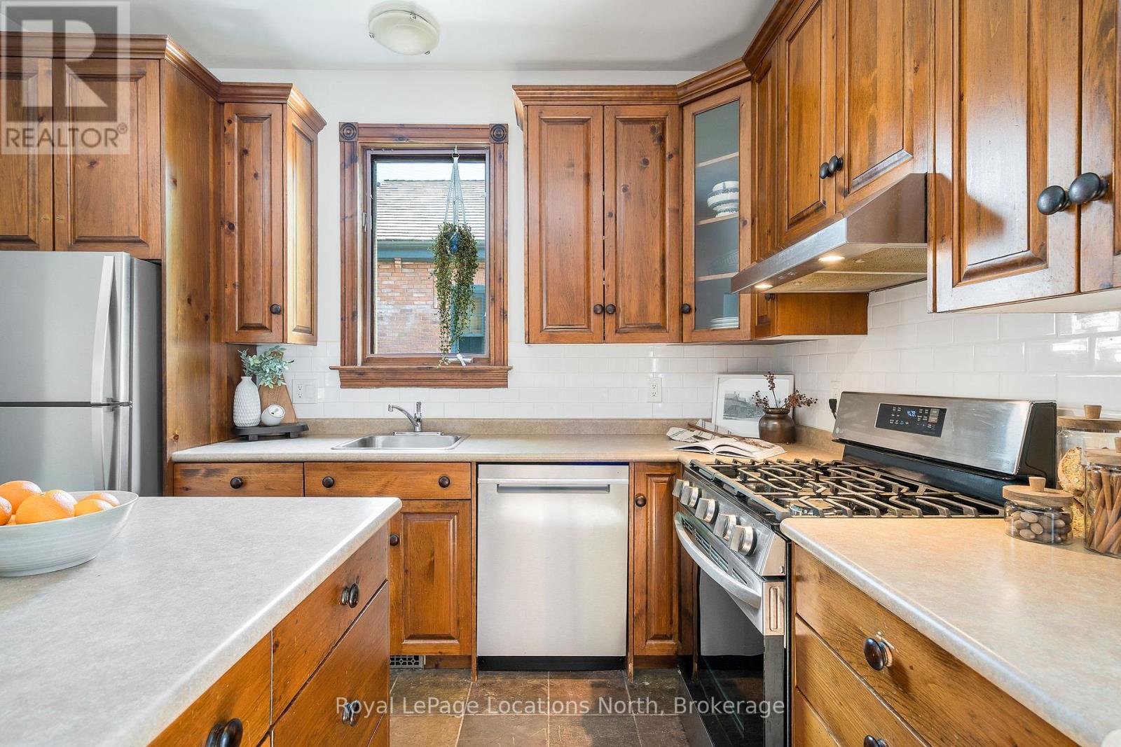 344 Birch Street, Collingwood, Ontario  L9Y 2V7 - Photo 14 - S12223741