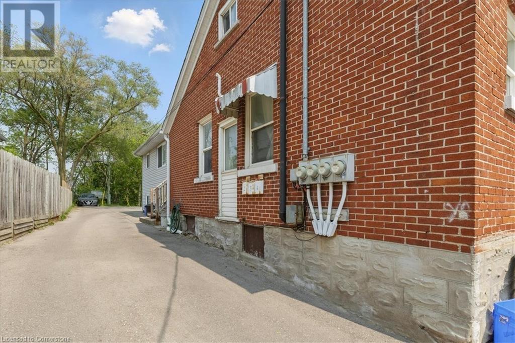 839 STIRLING Avenue S, Kitchener, Ontario