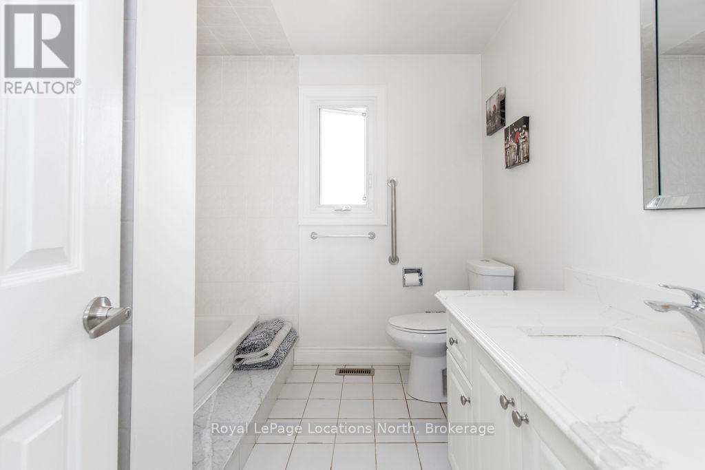 120 Candy Crescent, Brampton, Ontario  L6X 3T5 - Photo 24 - W12223775