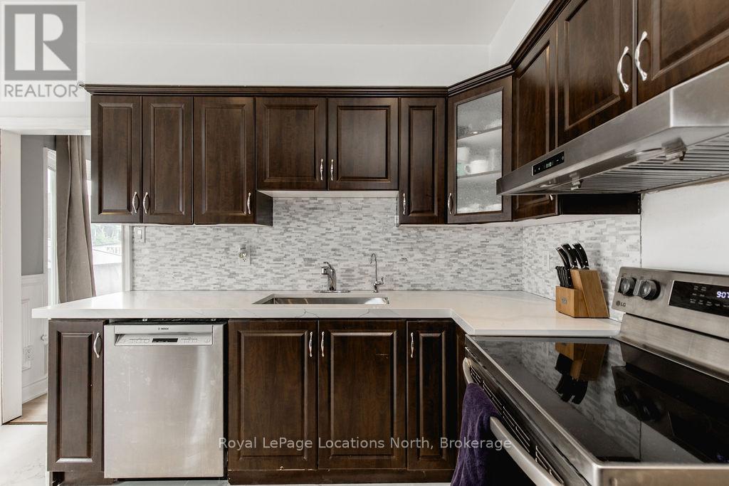 120 Candy Crescent, Brampton, Ontario  L6X 3T5 - Photo 4 - W12223775