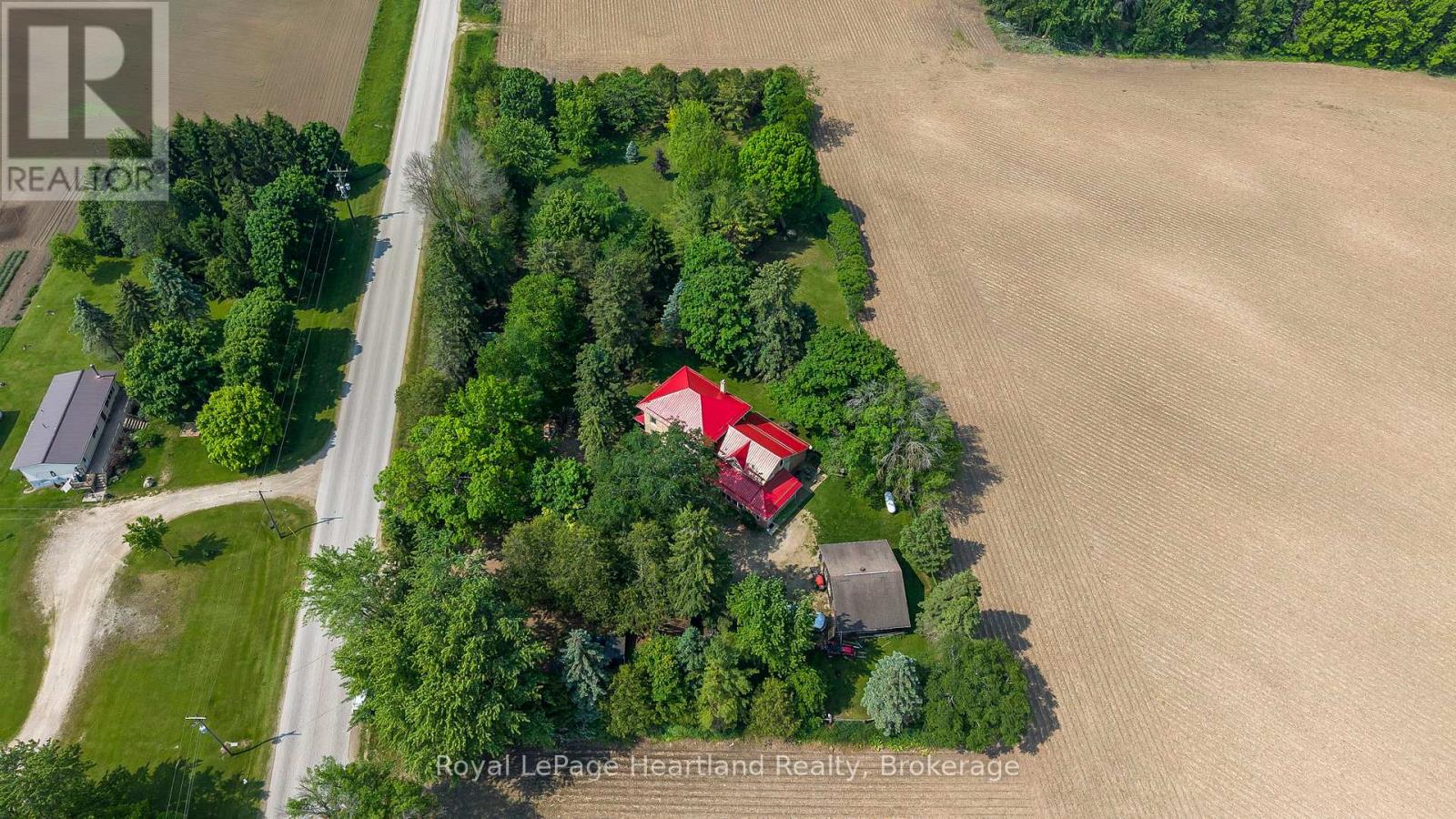 9540 Ayton Road, Minto, Ontario  N0G 1Z0 - Photo 5 - X12223758
