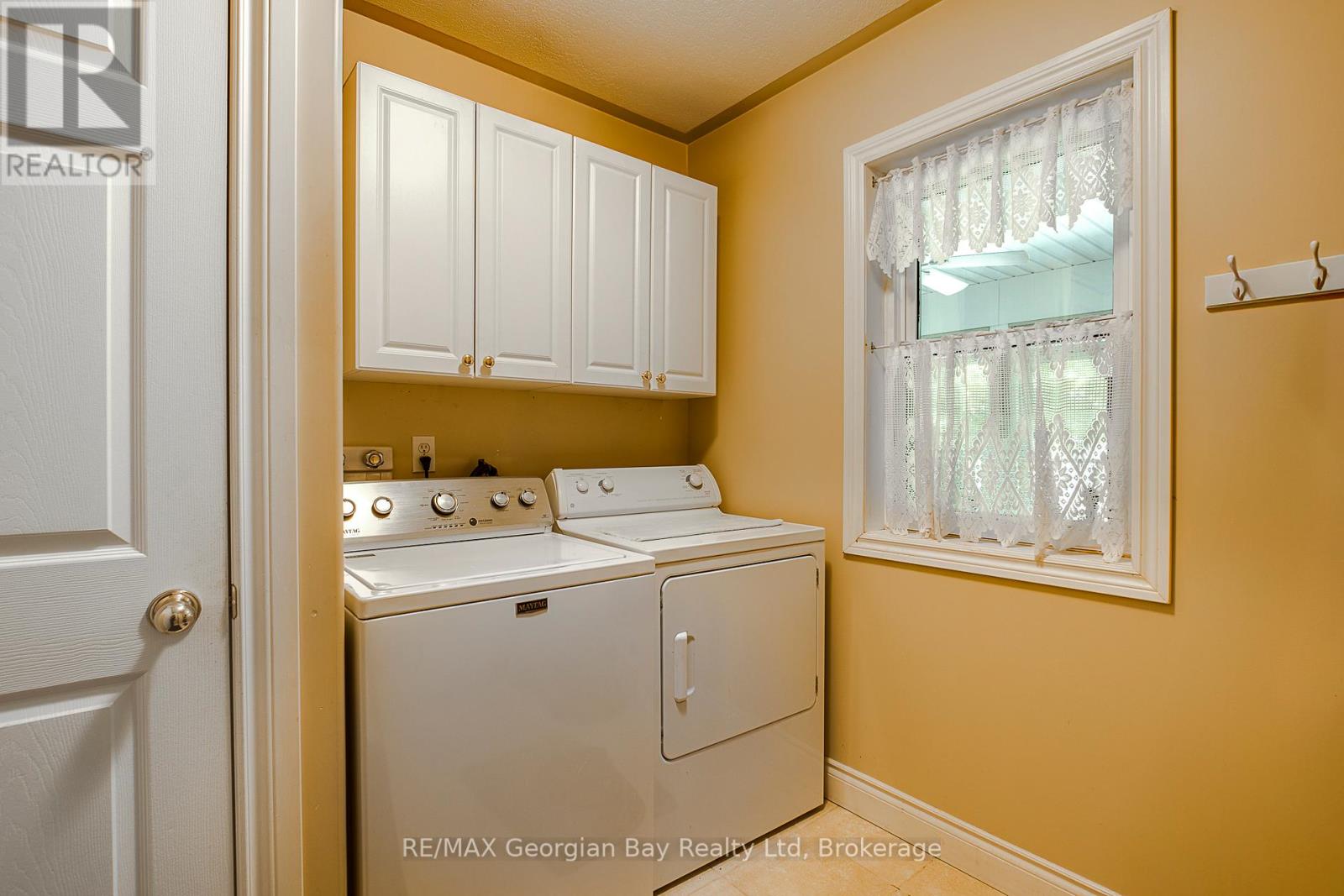 25 Sterling Drive, Tiny, Ontario  L0L 2T0 - Photo 14 - S12223927