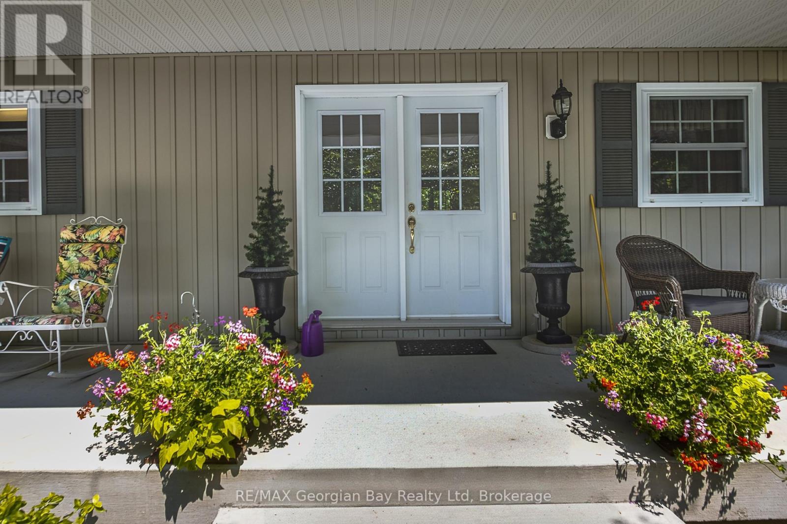 25 Sterling Drive, Tiny, Ontario  L0L 2T0 - Photo 3 - S12223927