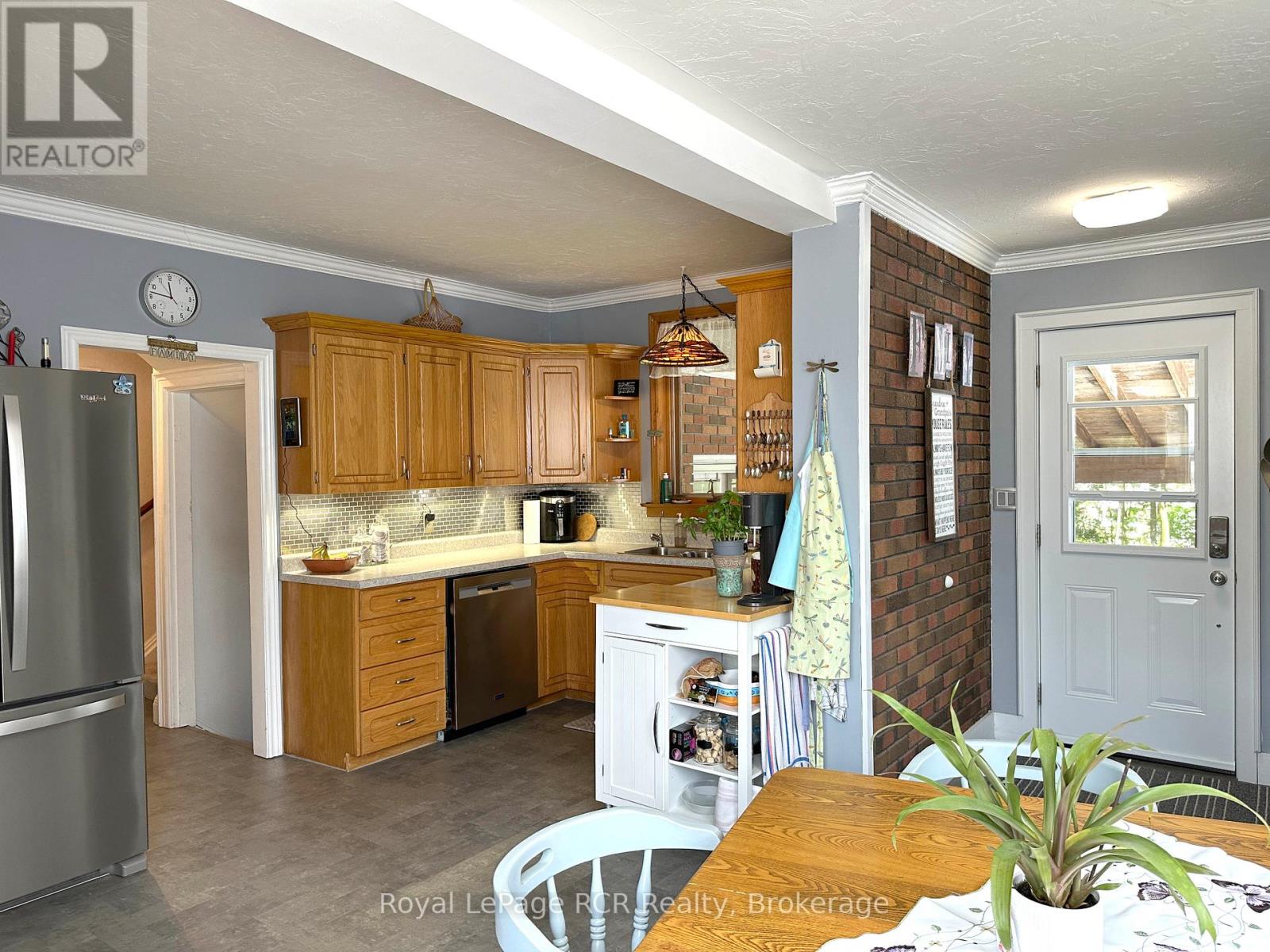 298 8th Street, Hanover, Ontario  N4N 1J7 - Photo 25 - X12223877