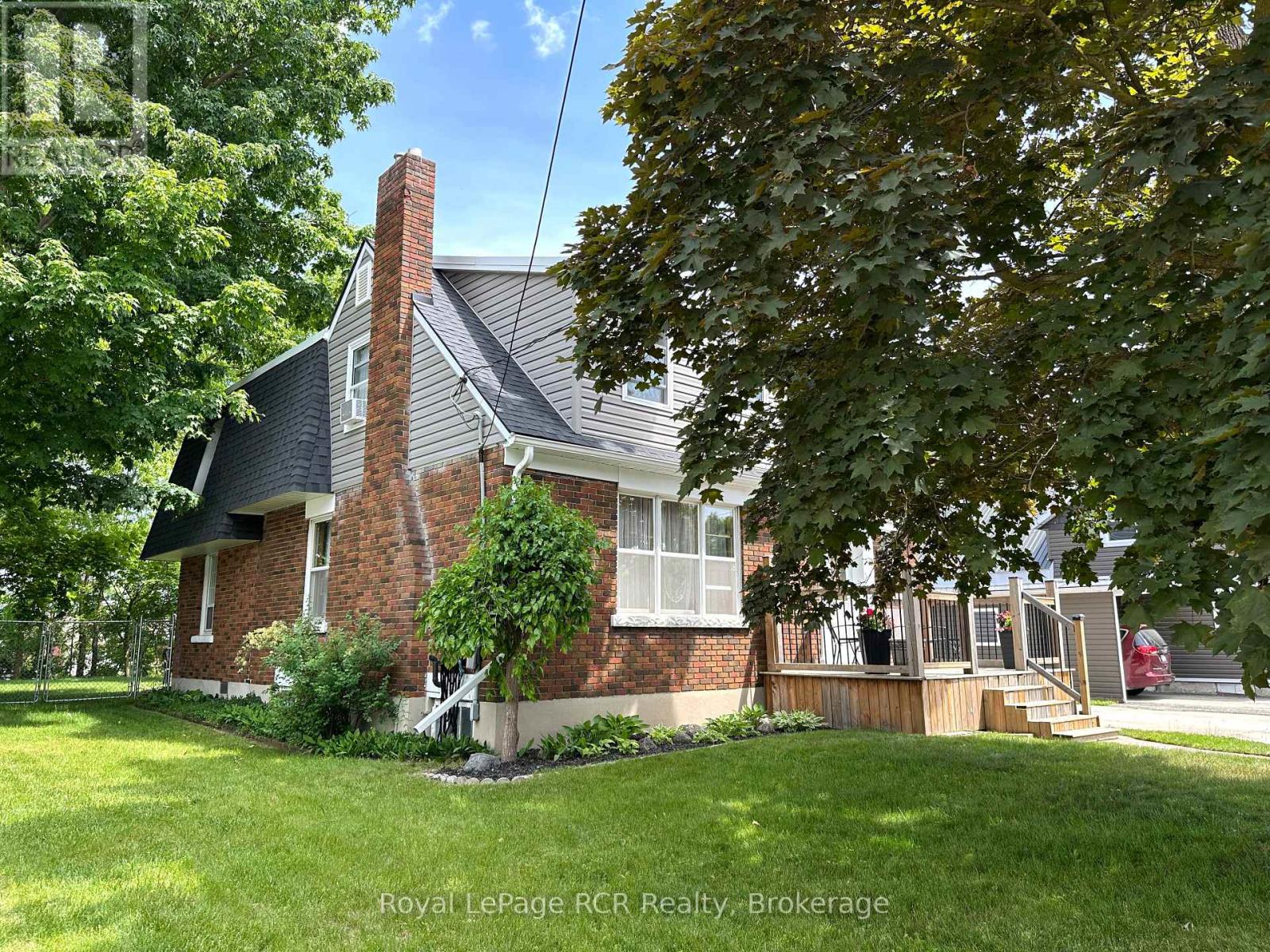 298 8th Street, Hanover, Ontario  N4N 1J7 - Photo 3 - X12223877