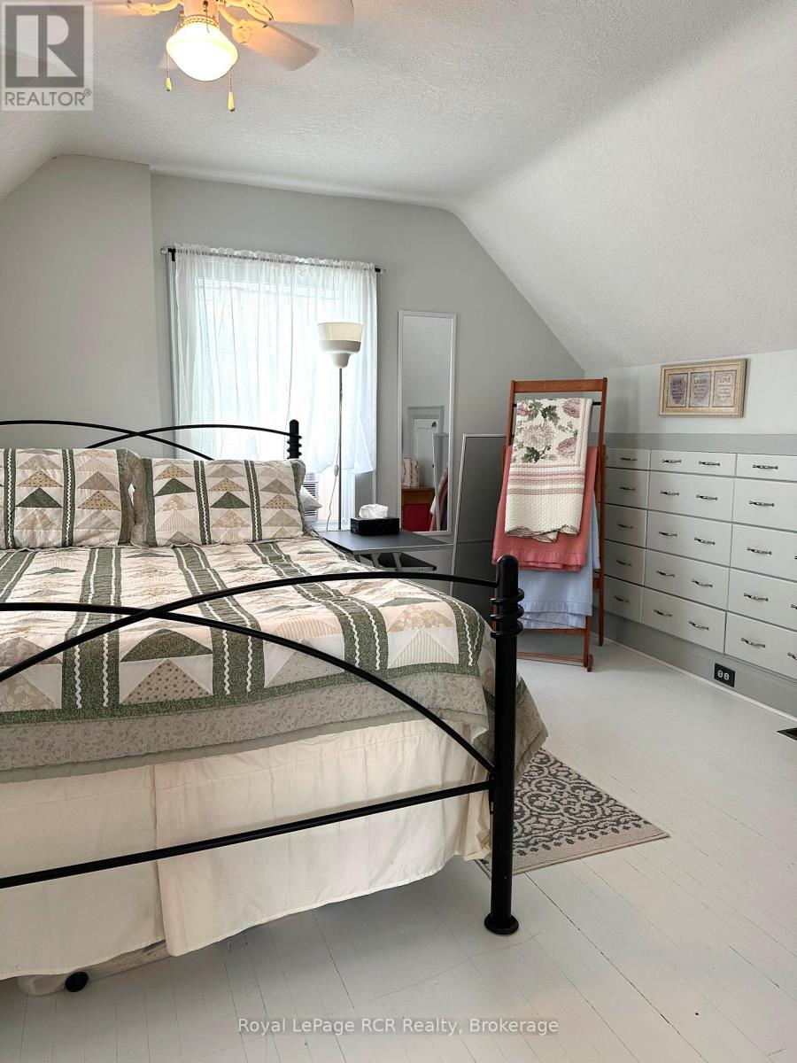 298 8th Street, Hanover, Ontario  N4N 1J7 - Photo 35 - X12223877