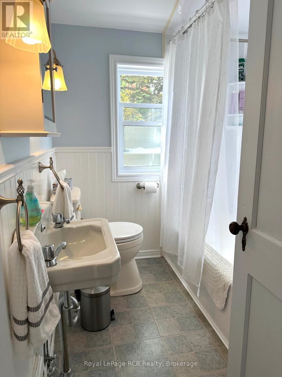 298 8th Street, Hanover, Ontario  N4N 1J7 - Photo 42 - X12223877