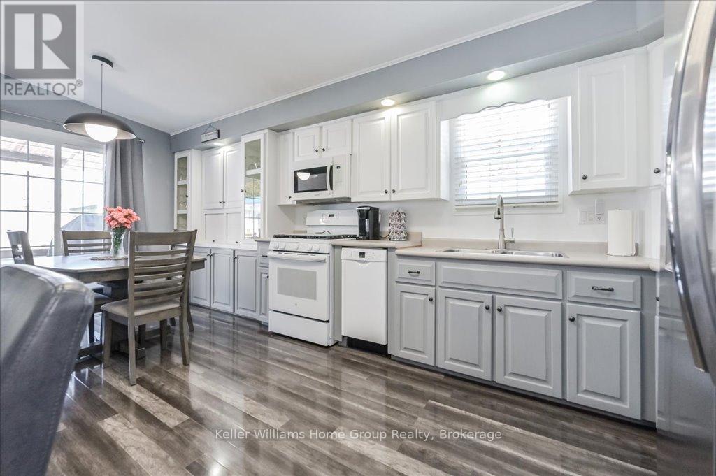 536 Poplar Place, Centre Wellington, Ontario  N1M 2W5 - Photo 8 - X12223892