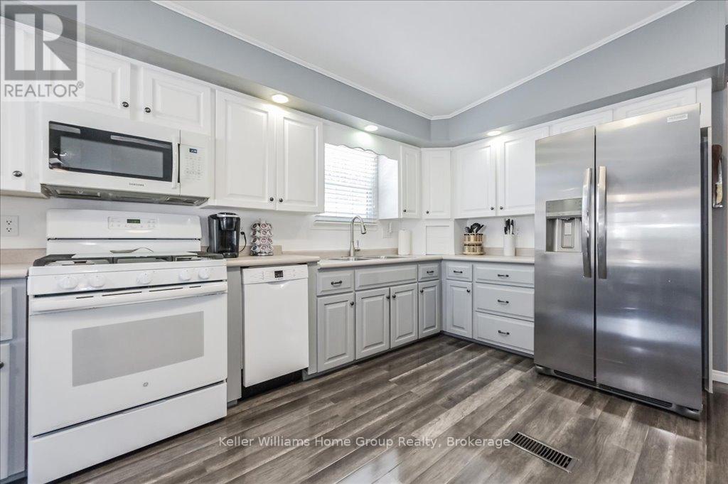 536 Poplar Place, Centre Wellington, Ontario  N1M 2W5 - Photo 9 - X12223892