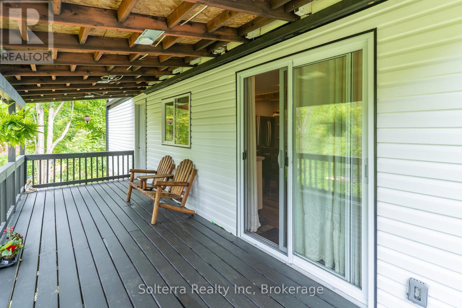 160 Wagner Road W, Gravenhurst, Ontario  P1P 1C3 - Photo 2 - X12223920