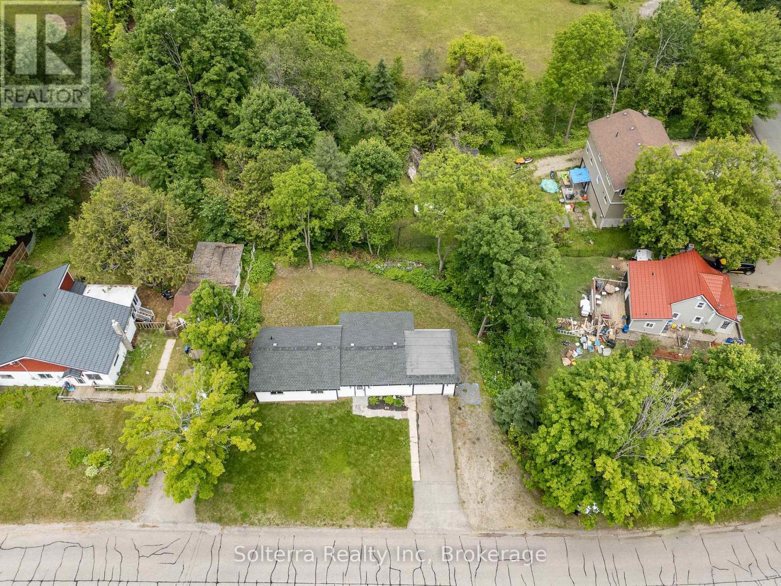 160 Wagner Road W, Gravenhurst, Ontario  P1P 1C3 - Photo 8 - X12223920